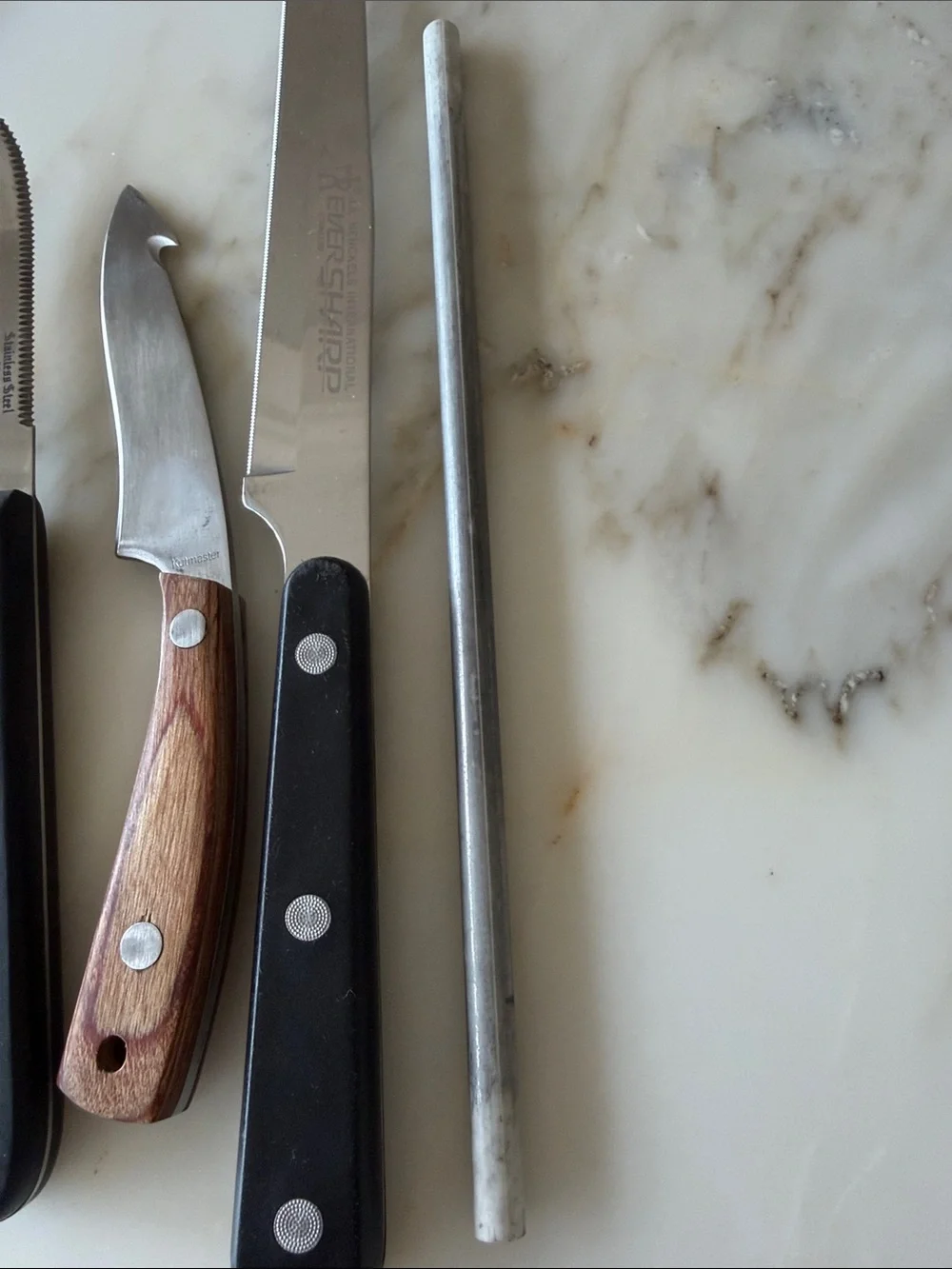Knives & sharpener